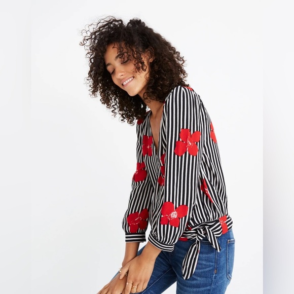 Madewell Wrap Top in Candied Orchids - Size M - Picture 2 of 5